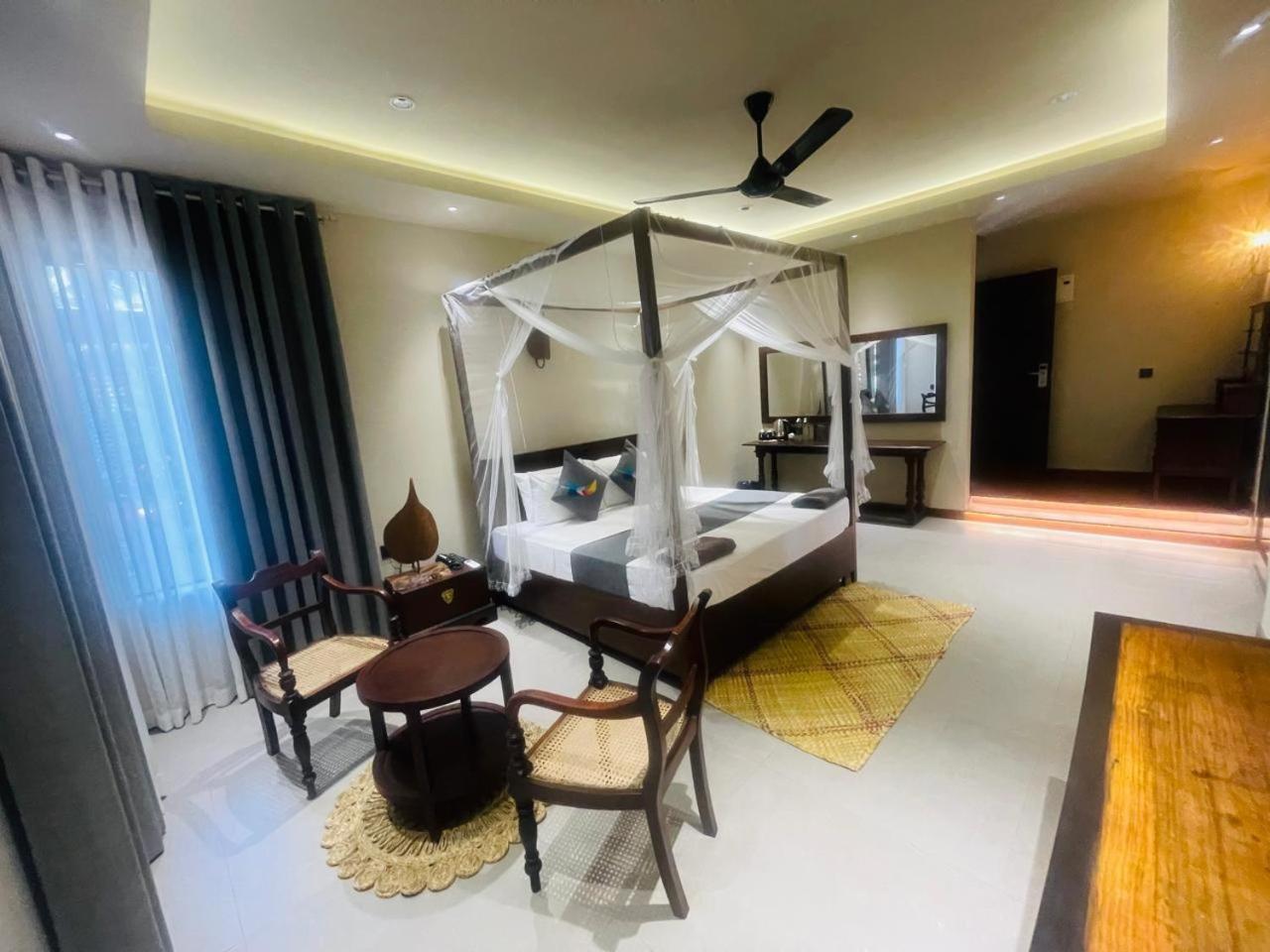 Bohemian Nest Hotel เนกอมโบ ภายนอก รูปภาพ
